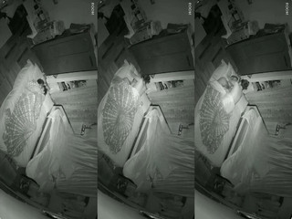 DESI MILF COUPLES ON ROMANCE BY-SIDE BED SLEEPING TEEN SON AWAKEN & PEEPlNG THEY FUCKING